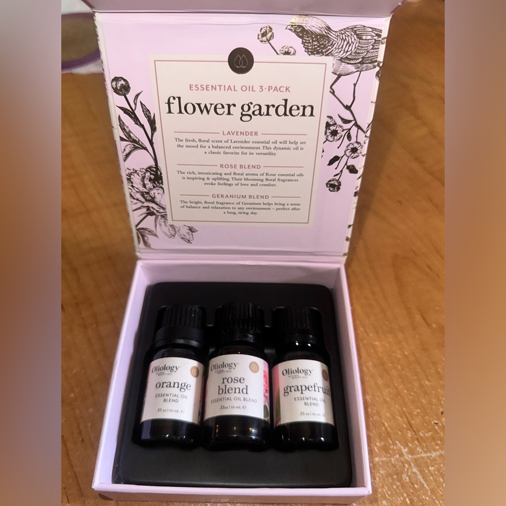 🌸NEW OLIOLOGY FLOWER GARDEN ESSENTIAL OIL 3-PACK